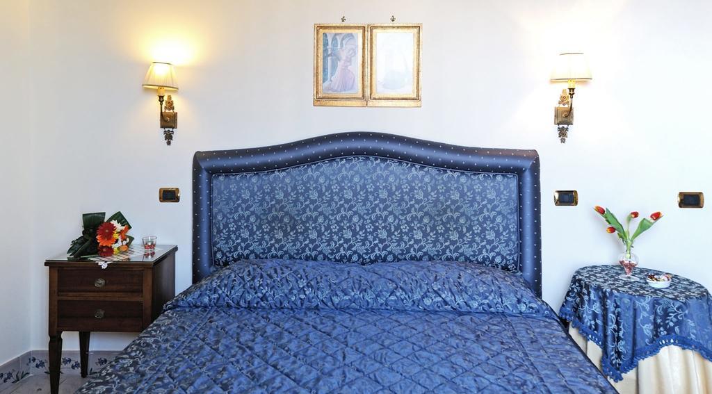 Residenza Del Duca Amalfi Szoba fotó